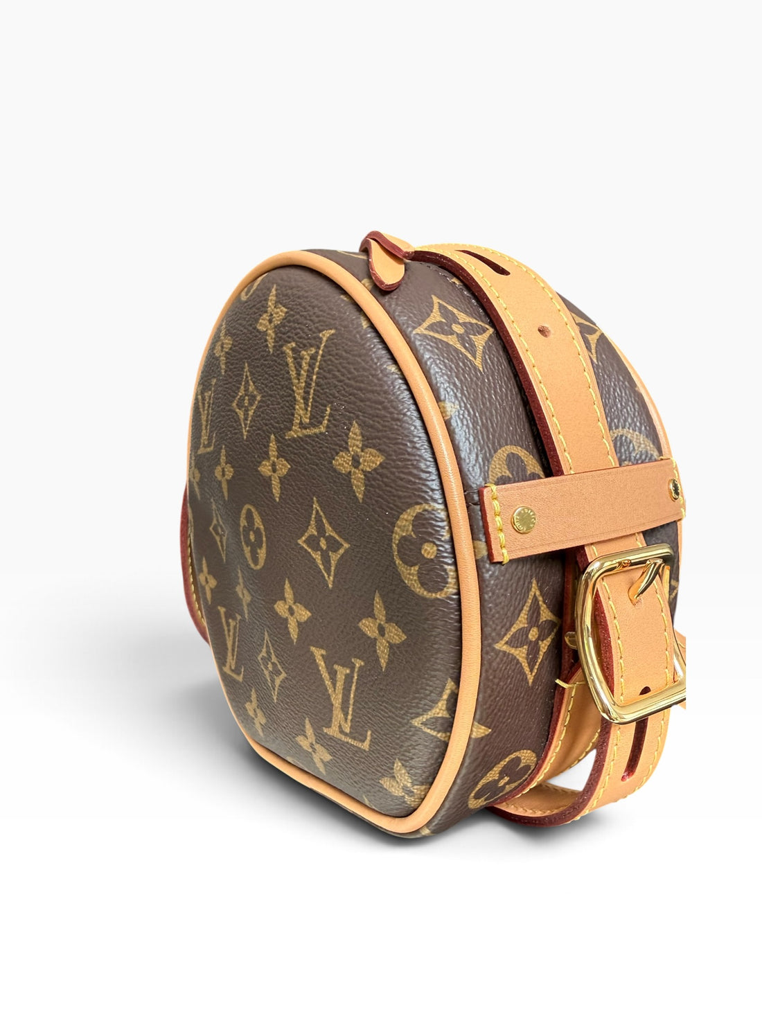 LOUIS VUITTON Boîte Chapeau Souple Bag PM Umhängetasche mit ihrem markanten runden Design und dem klassischen Monogram-Canvas und verstellbaren Schulterriemen.