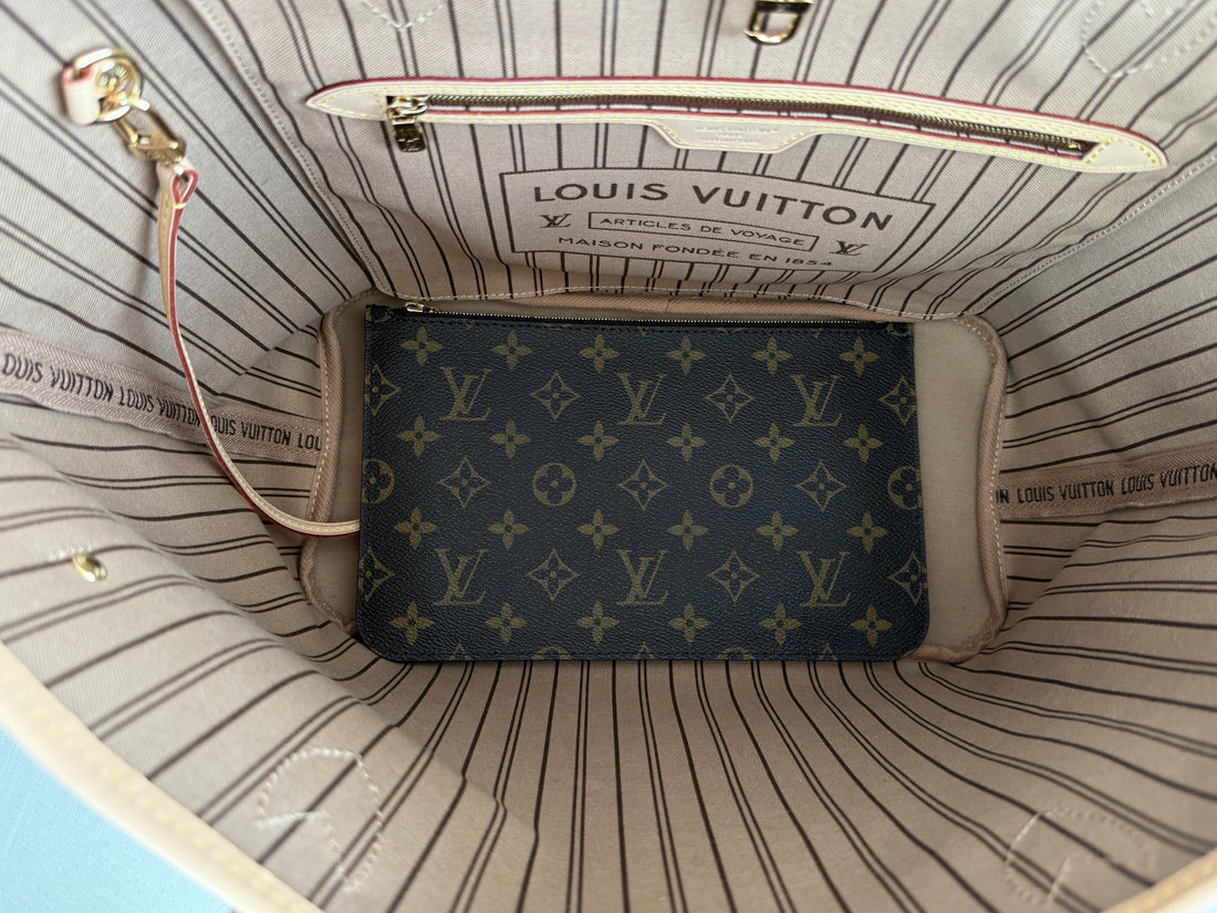 Louis Vuitton Neverfull MM in Monogram Canvas. Innen: Beiges Textilinnenfutter.